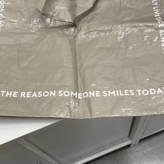 バック, rapporterat av IKEA新三郷 med iLost