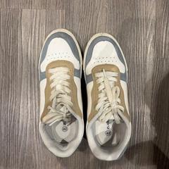 Obuv, jak nahlášeno Amsterdam ID Aparthotel pomocí iLost