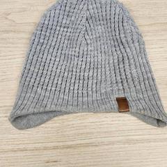 Mössa grå stickad, rapporterat av IKEA Jönköping med iLost