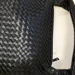 Táska - Handtas, amint azt Regio Antwerpen - Brussel az iLost segítségével jelentette.