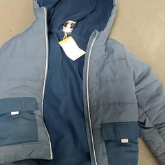 Kleding, rapporterat av Centraal magazijn med iLost