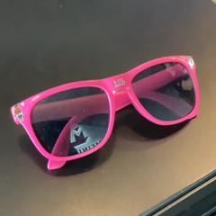 안경 Pink, iLost를 사용하여 MEININGER Hotel Berlin Central Station에 보고됨