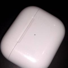 Caixa para airpods, como reportado por TivoliVredenburg utilizando o iLost