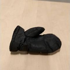 Guants, segons ha informat IKEA Zwolle mitjançant iLost