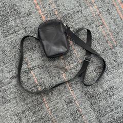 Taška, ako bolo nahlásené Connexxion Amstelland-Meerlanden Schiphol Noord pomocou iLost