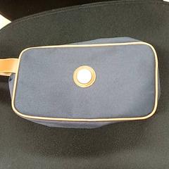 Necessaire Donkerblauw, como reportado por Qbuzz GD Groningen Peizerweg utilizando o iLost