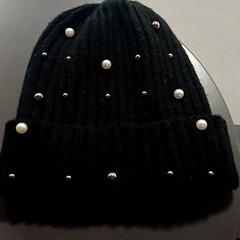 قبعة صغيرة Laine avec perles، كما تم الإبلاغ عنه بواسطة IKEA Strasbourg عبر iLost