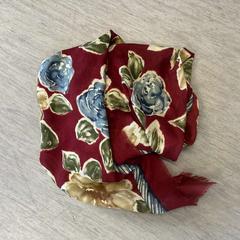 Shawl, as reported by Regio Oost-Vlaanderen using iLost