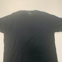 Zwart T-shirt merk Pull&Bear, as reported by Awakenings ADE - Gashouder using iLost