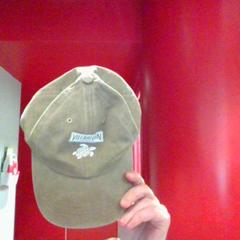 Czapka olive green, zgłoszono przez MEININGER Hotel Roma Termini przy użyciu iLost