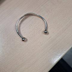 Armband, zoals gemeld door IKEA Grenoble met iLost