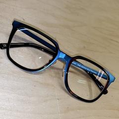 نظارات القراءة Tweekleurige bril، كما تم الإبلاغ عنه بواسطة IKEA Groningen عبر iLost