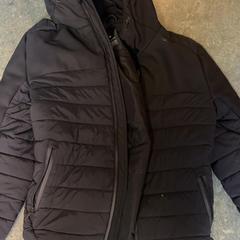 İLost kullanarak KABUL à GoGo / Teatro tarafından bildirildiği gibi Jacket Black