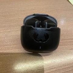 Fejhallgató tok zwarte + doosje, amint azt Van der Valk Hotel Deventer az iLost segítségével jelentette.