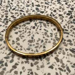 Bracelet, a été signalé par MEININGER Hotel Berlin "Mitte" Humboldthaus utilisant iLost