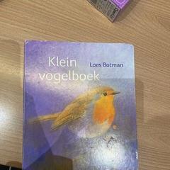 Book Klein vogelboek, as reported by Van der Valk Hotel Deventer using iLost