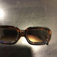 Gafas de sol, ha sido reportado por U-OV Utrecht con iLost