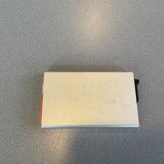 Kniha & Držiteľ karty 8892, ako bolo nahlásené Breng Arnhem pomocou iLost