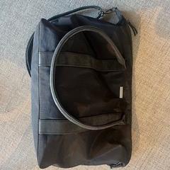 حقيبة يد Zwart، كما تم الإبلاغ عنه بواسطة Regio West-Vlaanderen عبر iLost