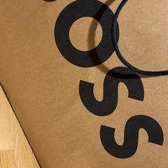 Aankoop boss, zgłoszono przez Designer Outlet Roermond przy użyciu iLost