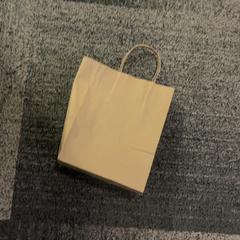 Poltsa Met inhoud, gisa salatu by Jaarbeurs iLost erabiliz