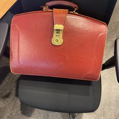 Maletín Grapperhaus., segundo informou Gemeente Amsterdam usando iLost