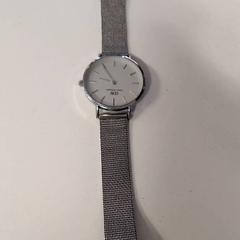 Rellotge, segons ha informat IKEA Amsterdam mitjançant iLost