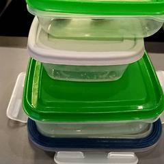 Kunststoffbehälter vershoud 3 stuks en 1 deksel, gemeldet von Qbuzz GD Groningen HS über iLost