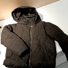 Casaco Zwarte winter, como reportado por IKEA Groningen utilizando o iLost