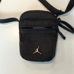 Táska, amint azt Gemeente Weert az iLost segítségével jelentette.