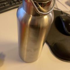 İLost kullanarak Pathé Schiedam tarafından bildirildiği gibi Su şişesi Zilver