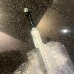 Raspall de dents elèctric OralB, segons ha informat Van der Valk Hotel Wolvega Heerenveen mitjançant iLost
