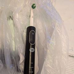 Brosse à dents électrique, a été signalé par Inntel Hotels Utrecht Centre utilisant iLost