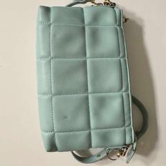 Handbag, as reported by IKEA Praha – Zličín using iLost