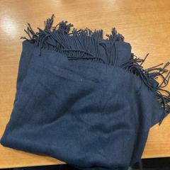 Sjaal Antraciete sjaal met franjes, gemeldet von Pathé Groningen über iLost