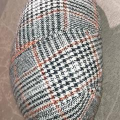 의류 - hoofddeksel, iLost를 사용하여 Regio Antwerpen - Brussel에 보고됨