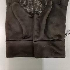 Kesztyű zwart, amint azt Qbuzz GD Groningen HS az iLost segítségével jelentette.