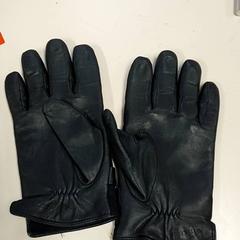 Oblečenie - handschoenen, ako bolo nahlásené Regio Antwerpen - Brussel pomocou iLost