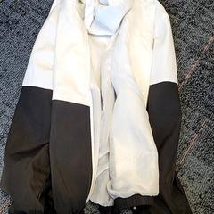 ジャケット がiLostで Connexxion Haarlem IJmond によって報告されました