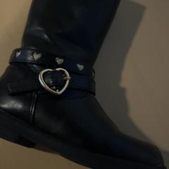 Bota Zwart met hartjes, jak nahlášeno Jaarbeurs pomocí iLost