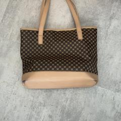 Sac, a été signalé par Arriva Achterhoek-Rivierenland utilisant iLost