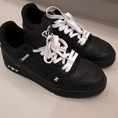 İLost kullanarak Van der Valk Hotel Schiphol tarafından bildirildiği gibi Spor ayakkabı Louis vuitton