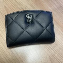 Pénztárcák Cleofa, amint azt Pathé Arnhem az iLost segítségével jelentette.