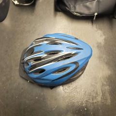 Casc de bicicleta, segons ha informat Vrije Universiteit Brussel (VUB) mitjançant iLost