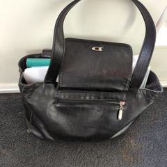 zwarte handtas, iLost에 보고됨