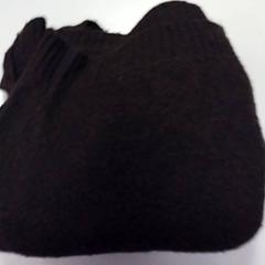 Sveter Bruin/paars, ako bolo nahlásené Vrije Universiteit Amsterdam pomocou iLost