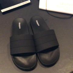 Schuh, gemeldet von Van der Valk Hotel Amsterdam Zuidas über iLost