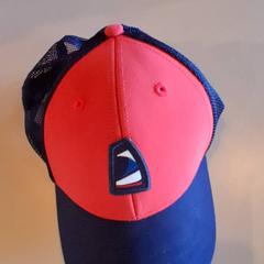 Cap Blauw en rood, as reported by Familiepark Drievliet using iLost