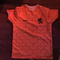 T-shirt & Voetbal NL Elftal Shirt, zoals gemeld door De Heeren van Aemstel met iLost