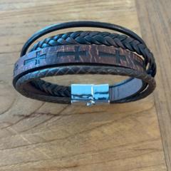 سوار Lederarmband، كما تم الإبلاغ عنه بواسطة hoop Kirche - Campus Achim عبر iLost